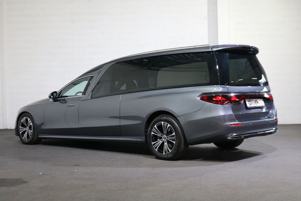 Mercedes-Benz E 220 2025