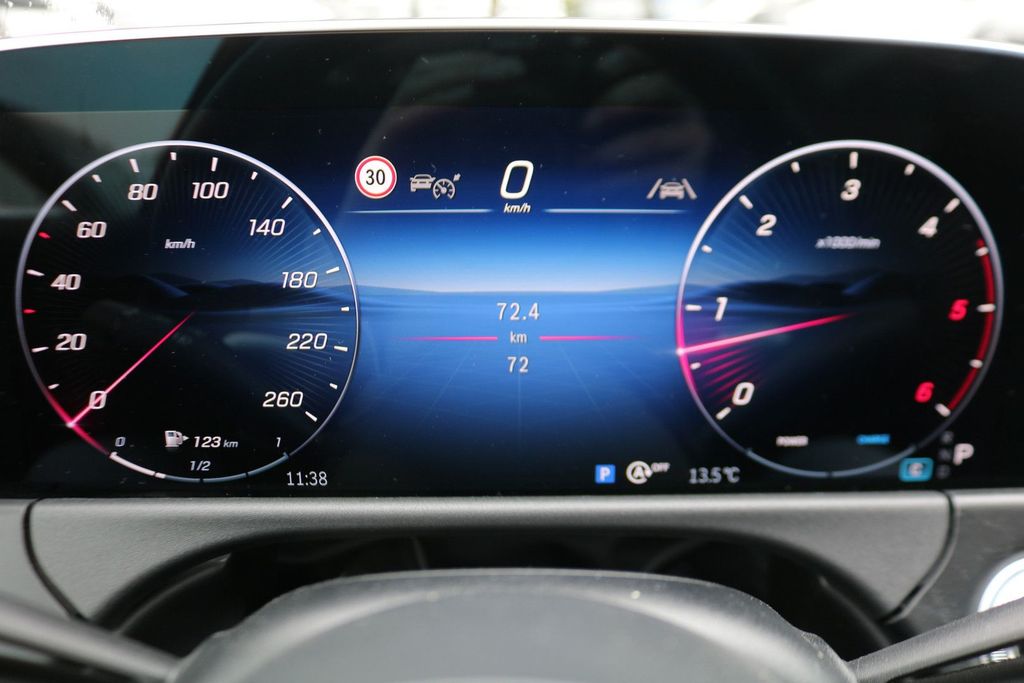 Mercedes-Benz E 220 2025