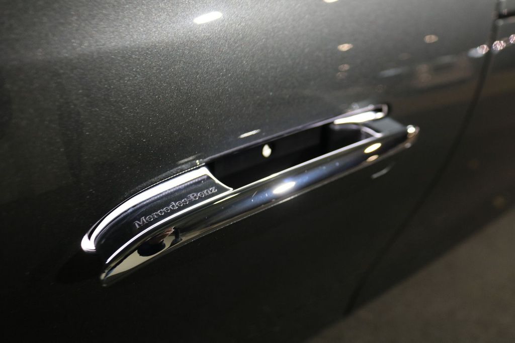 Mercedes-Benz E 220 2025