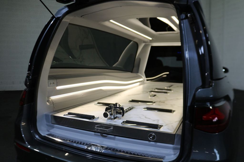 Mercedes-Benz E 220 2025