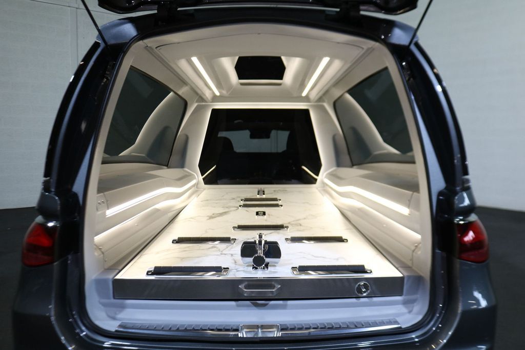 Mercedes-Benz E 220 2025