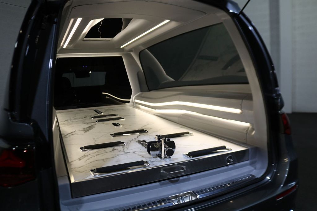 Mercedes-Benz E 220 2025