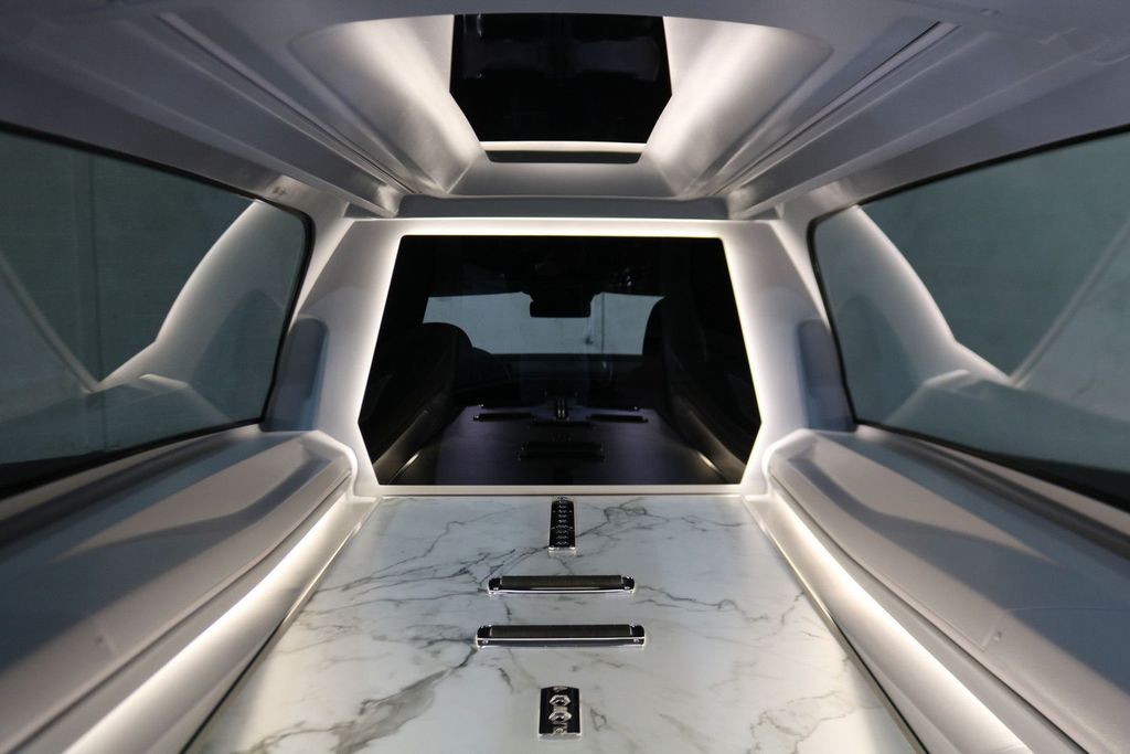 Mercedes-Benz E 220 2025