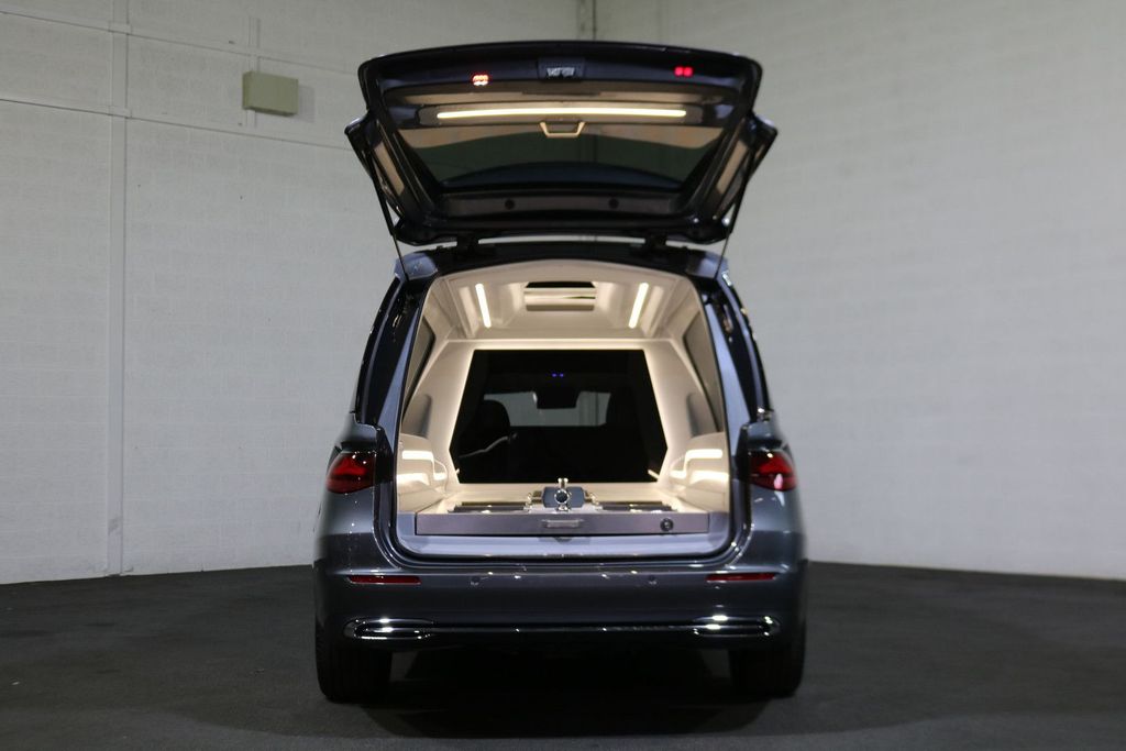 Mercedes-Benz E 220 2025