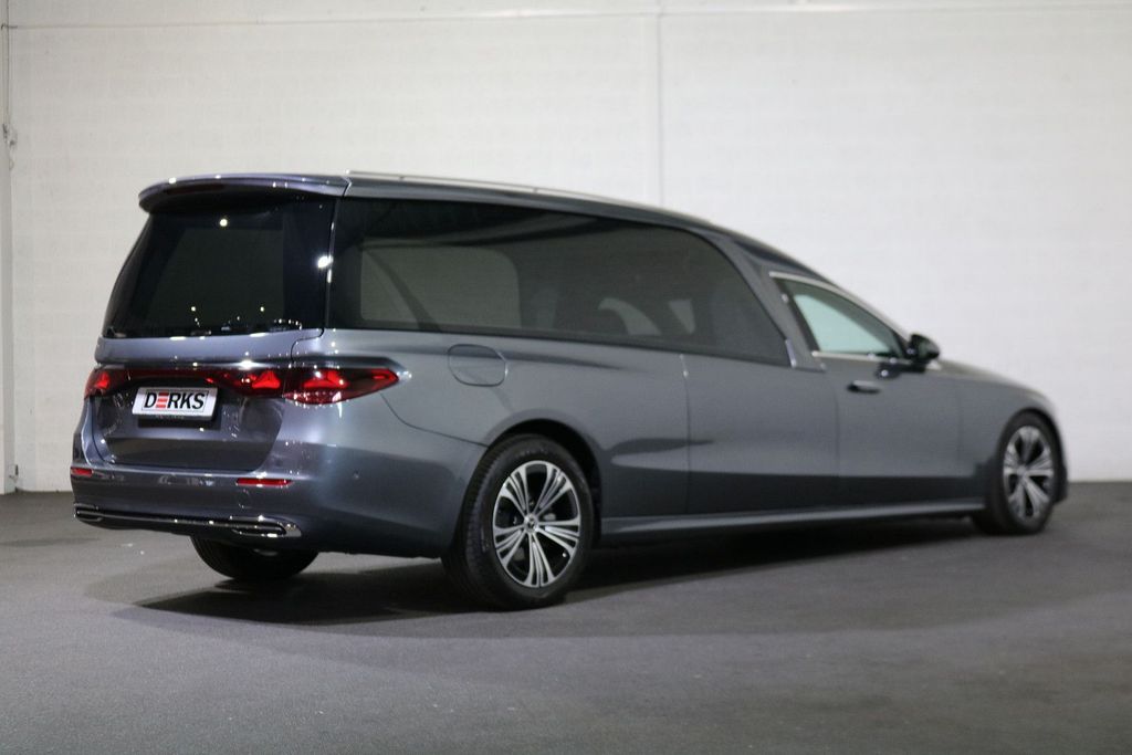 Mercedes-Benz E 220 2025