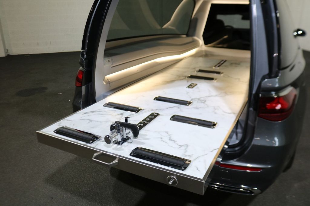 Mercedes-Benz E 220 2025