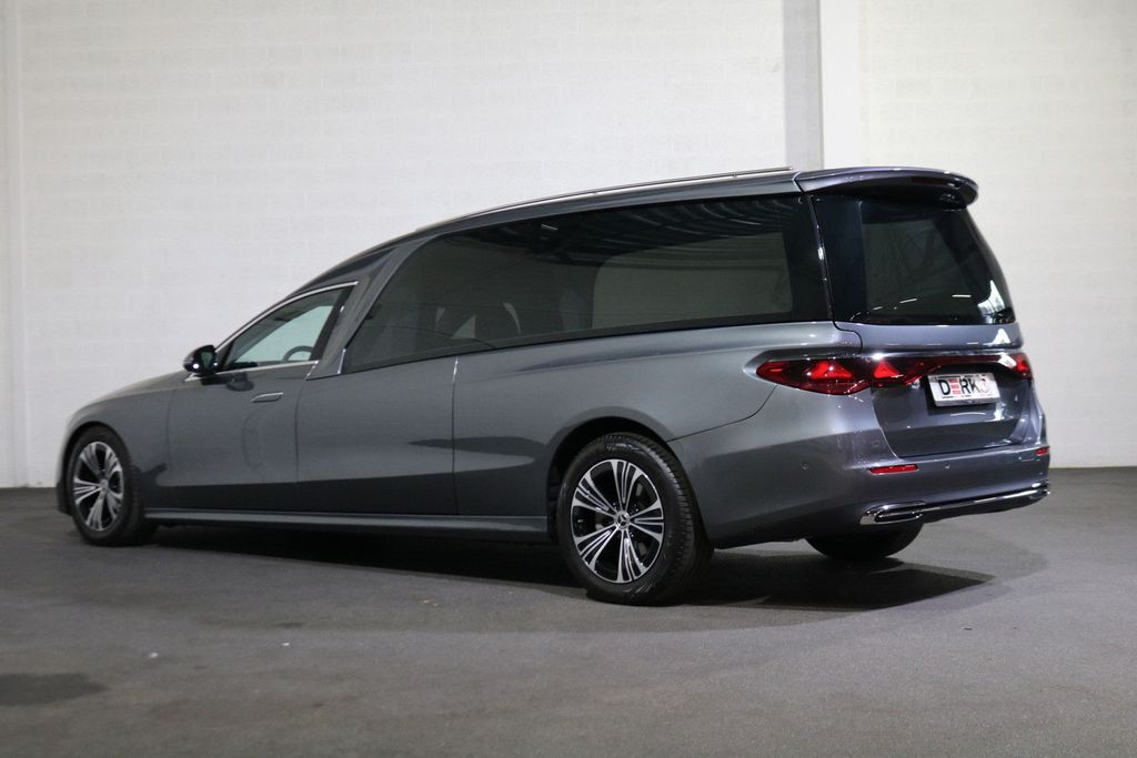 Mercedes-Benz E 220 2025