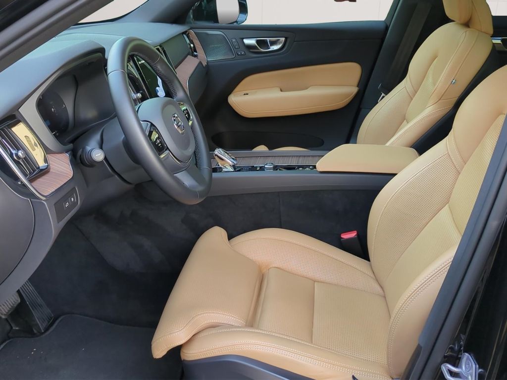 Volvo XC60 2022