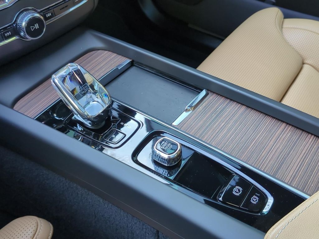 Volvo XC60 2022