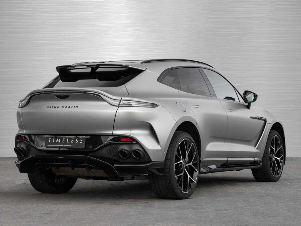 Aston Martin DBX 2023