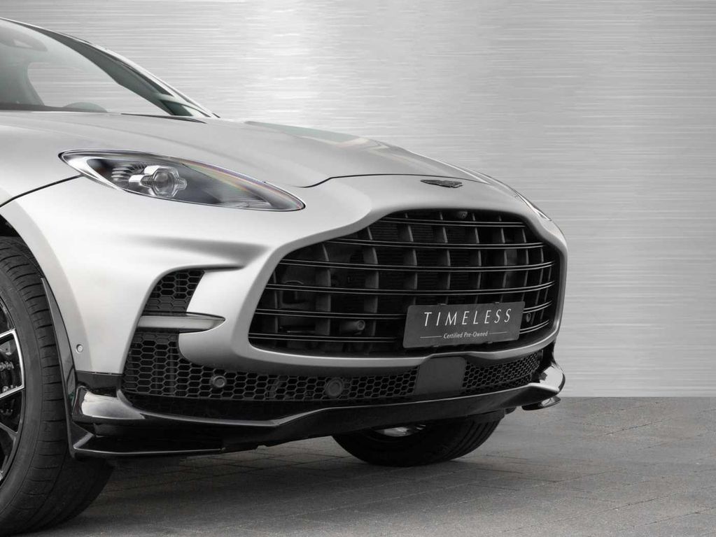 Aston Martin DBX 2023