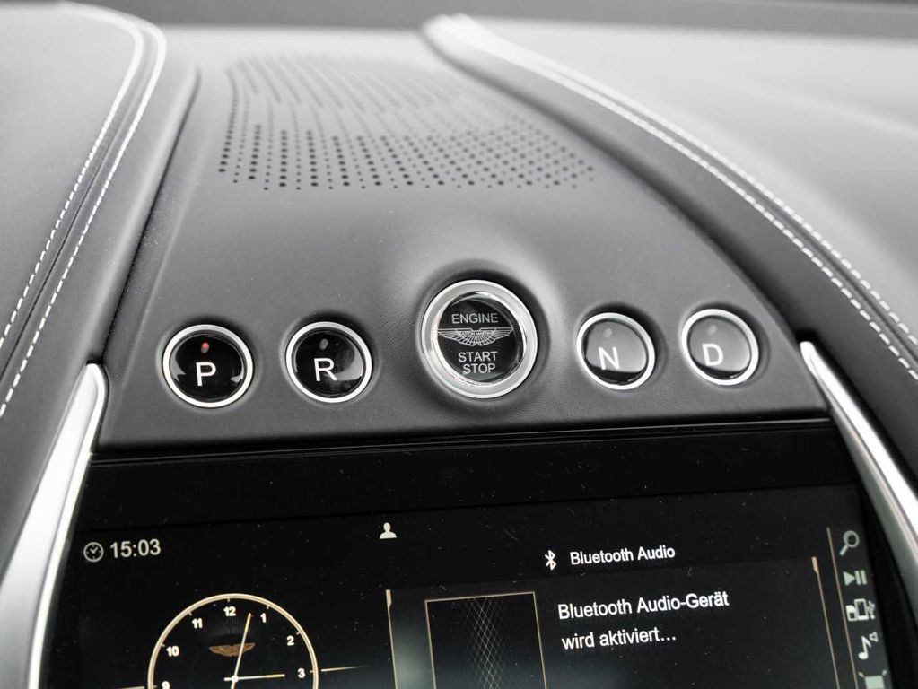 Aston Martin DBX 2023