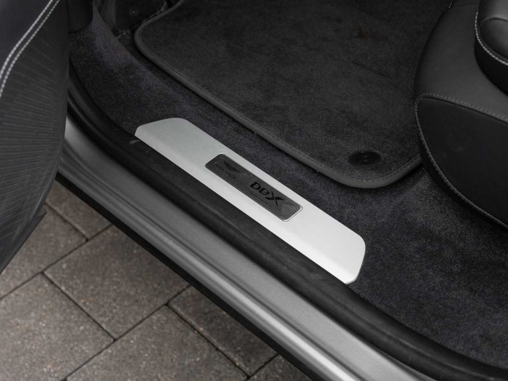 Aston Martin DBX 2023