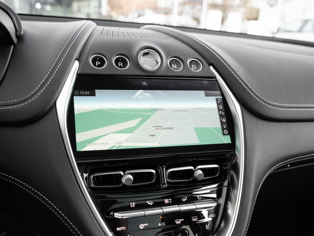 Aston Martin DBX 2023