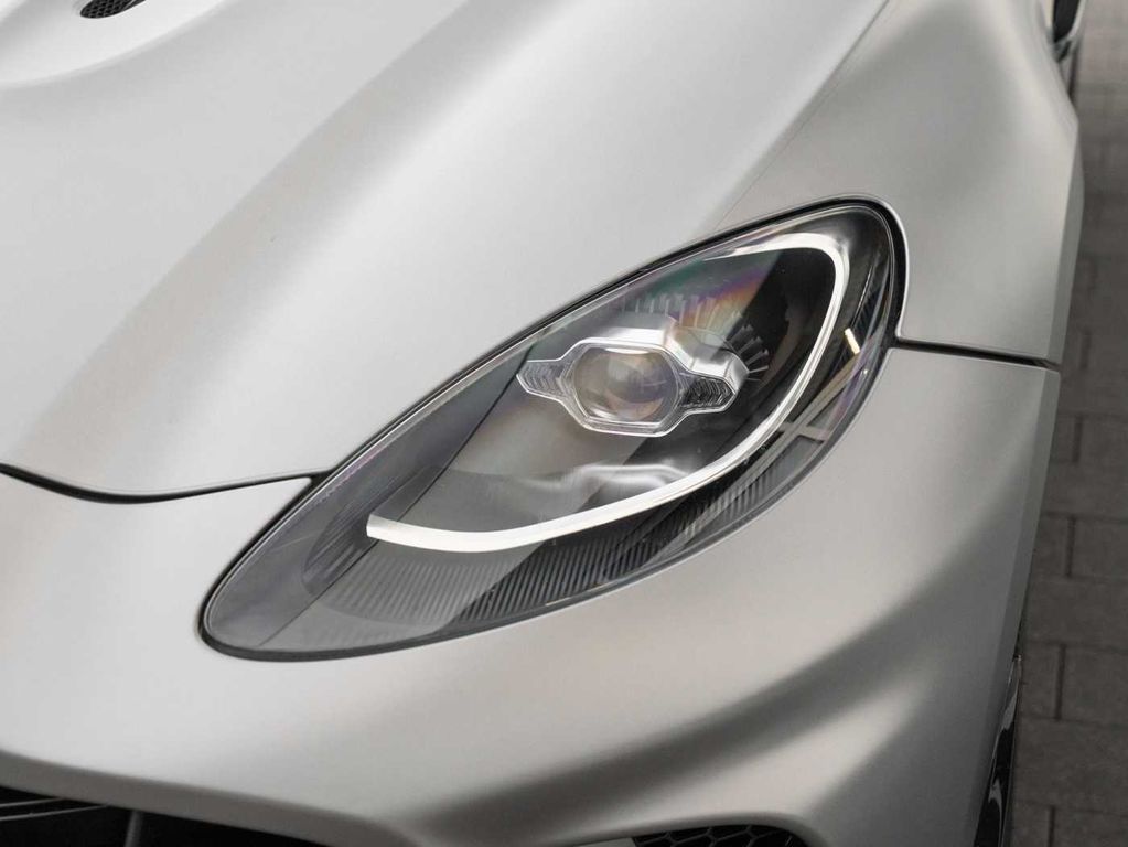 Aston Martin DBX 2023