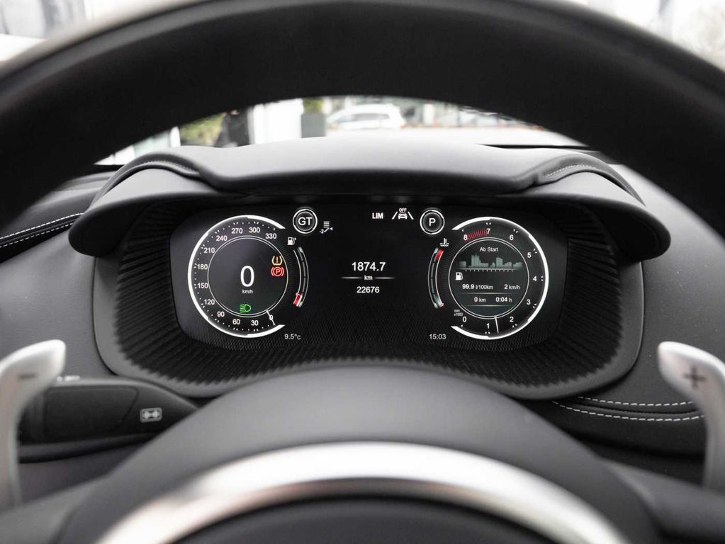 Aston Martin DBX 2023