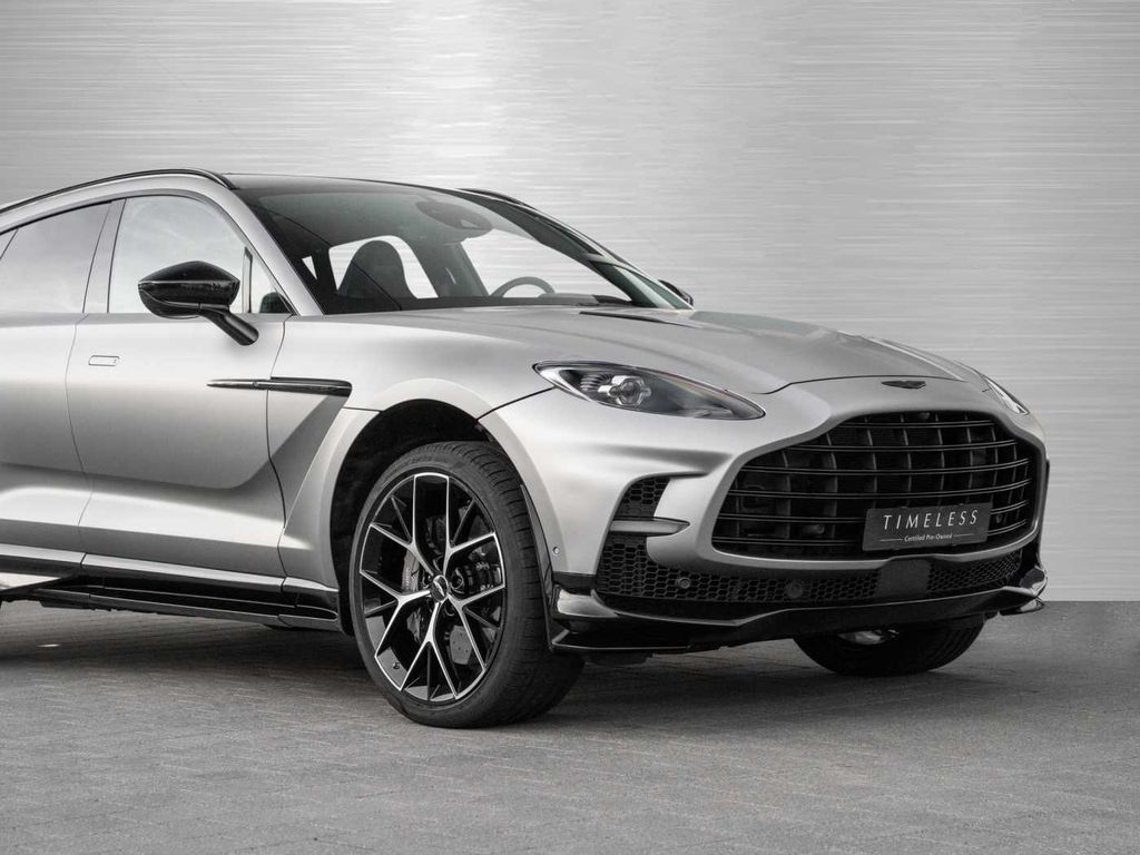 Aston Martin DBX 2023