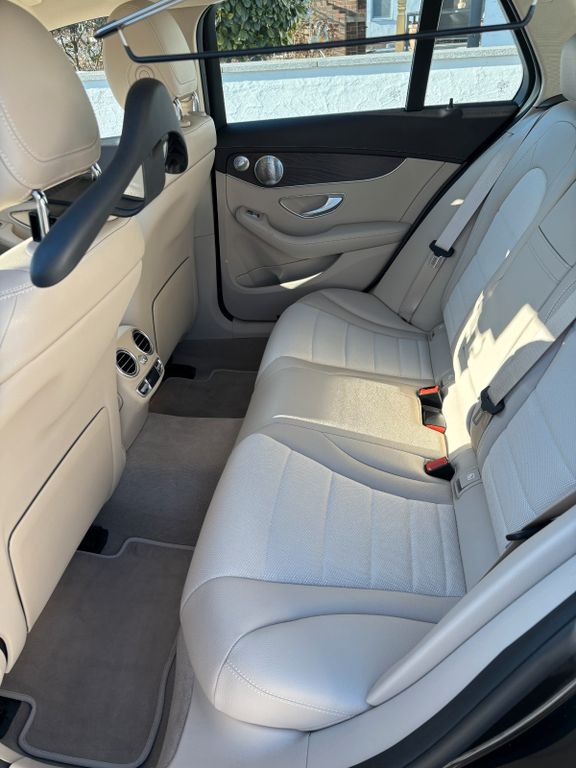 Mercedes-Benz C 300 2021