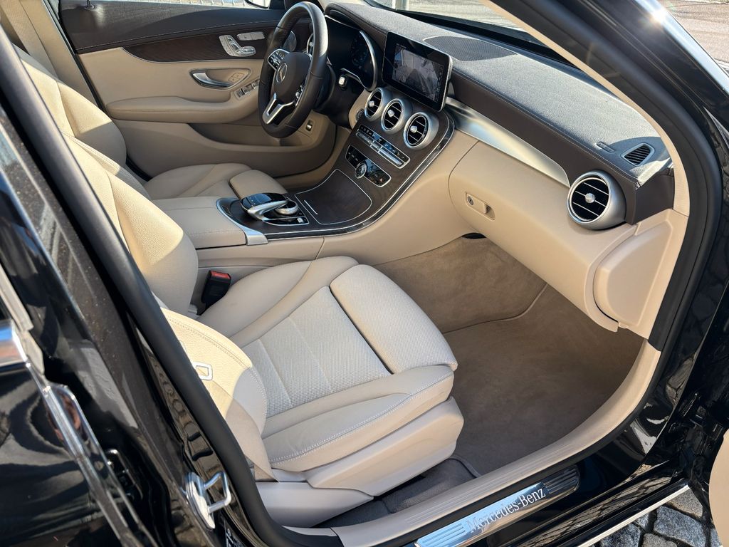 Mercedes-Benz C 300 2021