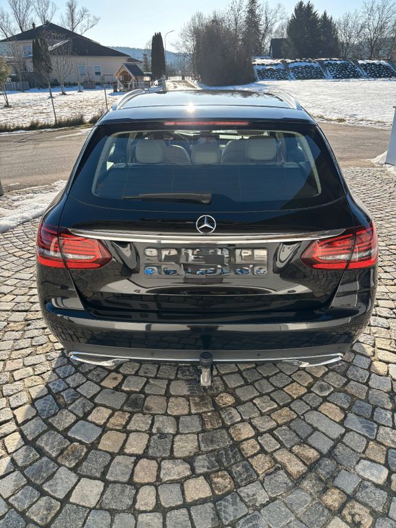 Mercedes-Benz C 300 2021