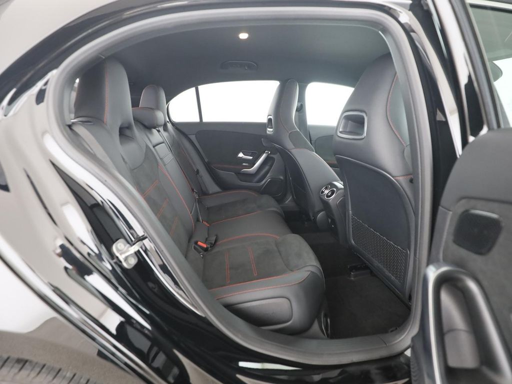 Mercedes-Benz A 250 2025