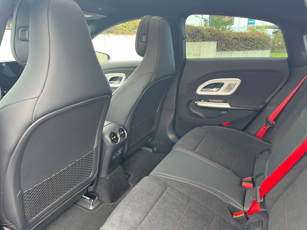 Mercedes-Benz CLA 250 2025