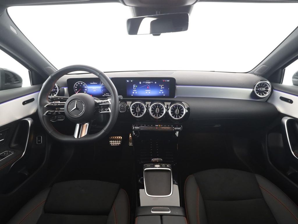 Mercedes-Benz A 250 2025