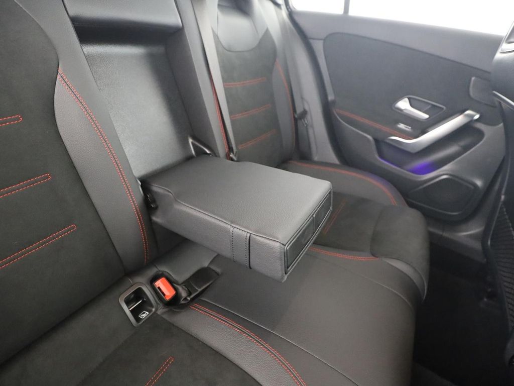 Mercedes-Benz A 250 2025