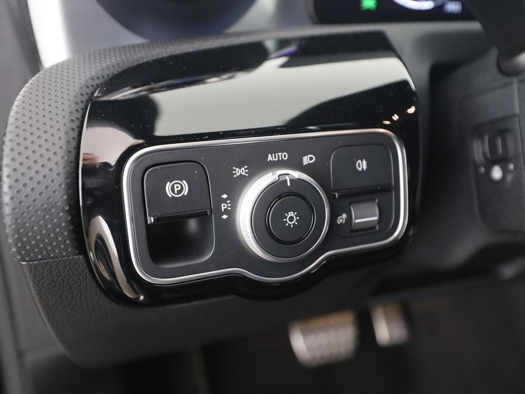 Mercedes-Benz A 250 2025