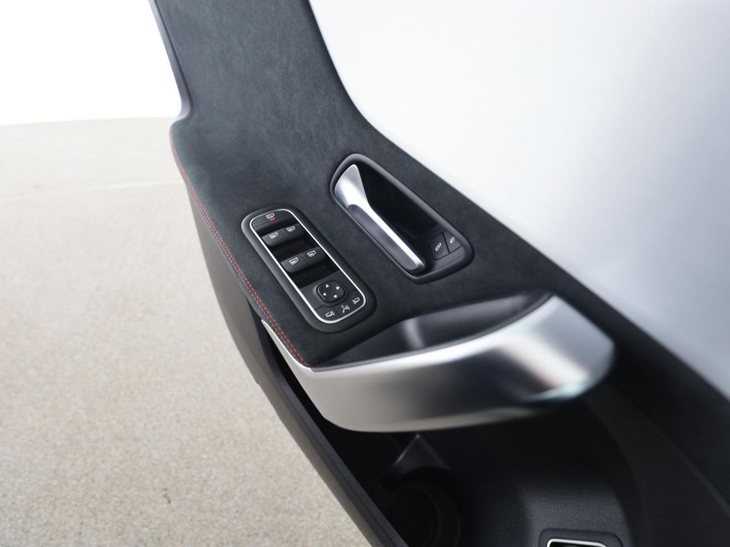 Mercedes-Benz A 250 2025