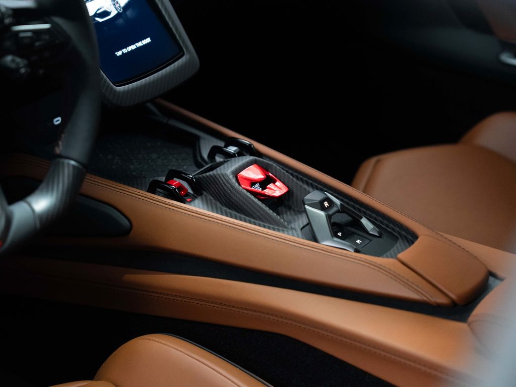 Lamborghini Revuelto 2024