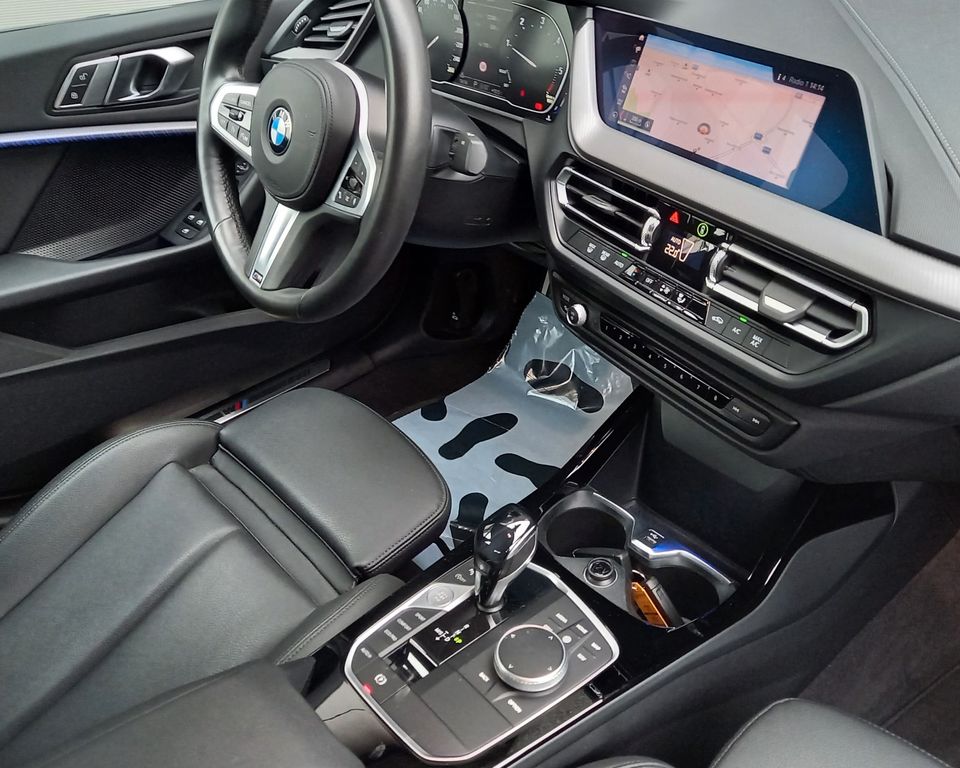 BMW 216 2020