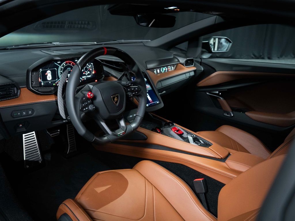 Lamborghini Revuelto 2024