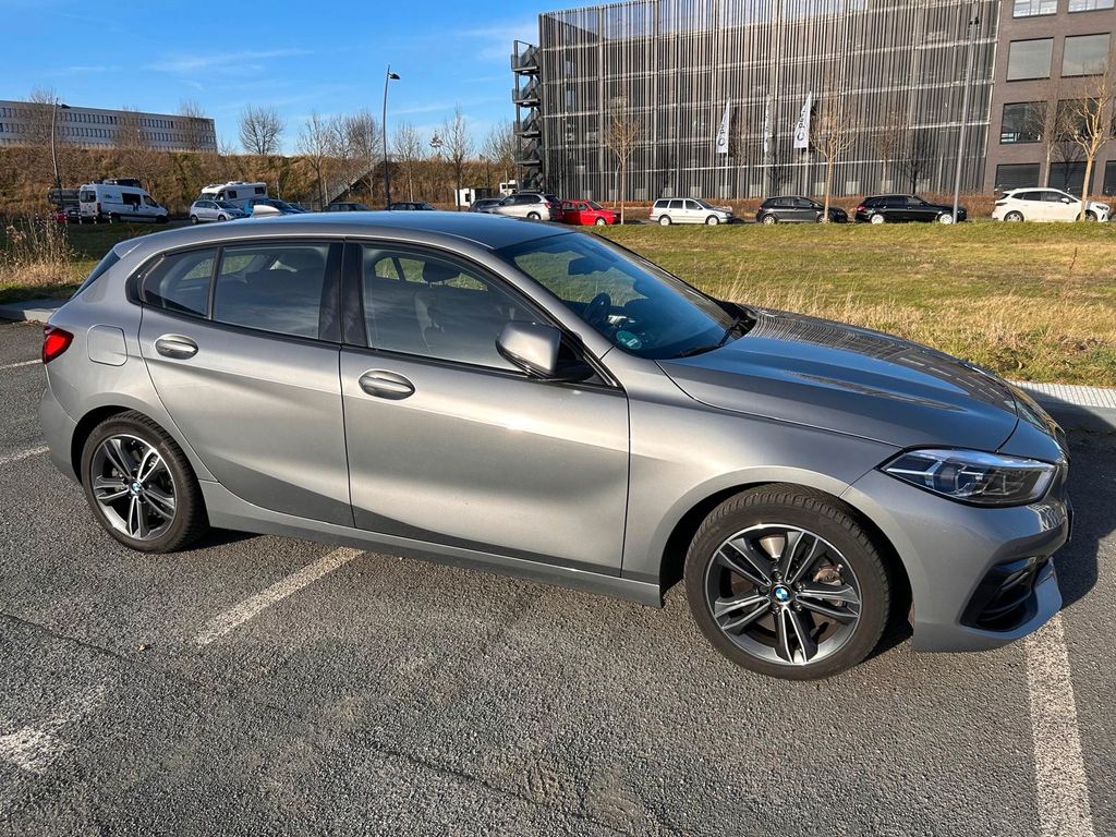 BMW 120 2022