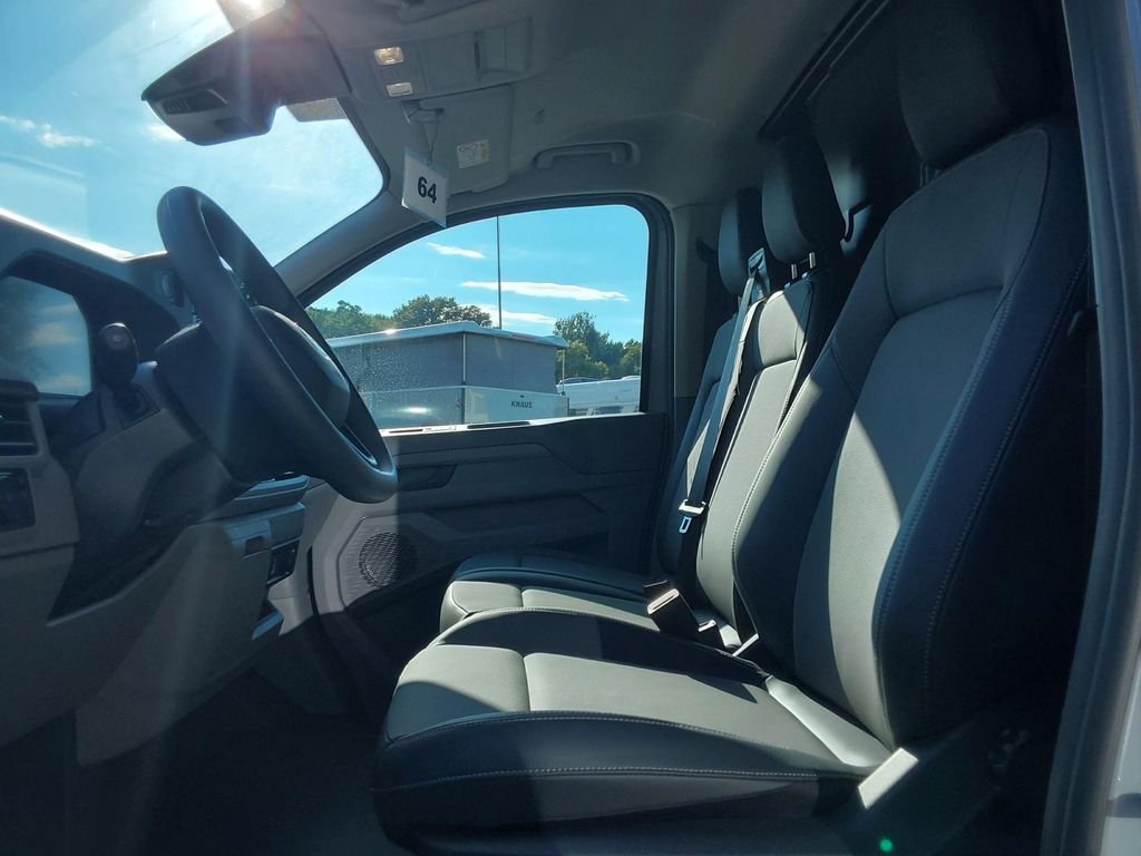 Volkswagen T7 Transporter 2025