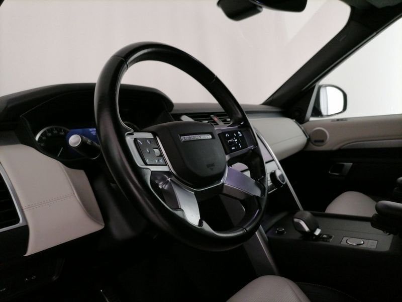 Land Rover Discovery 2023