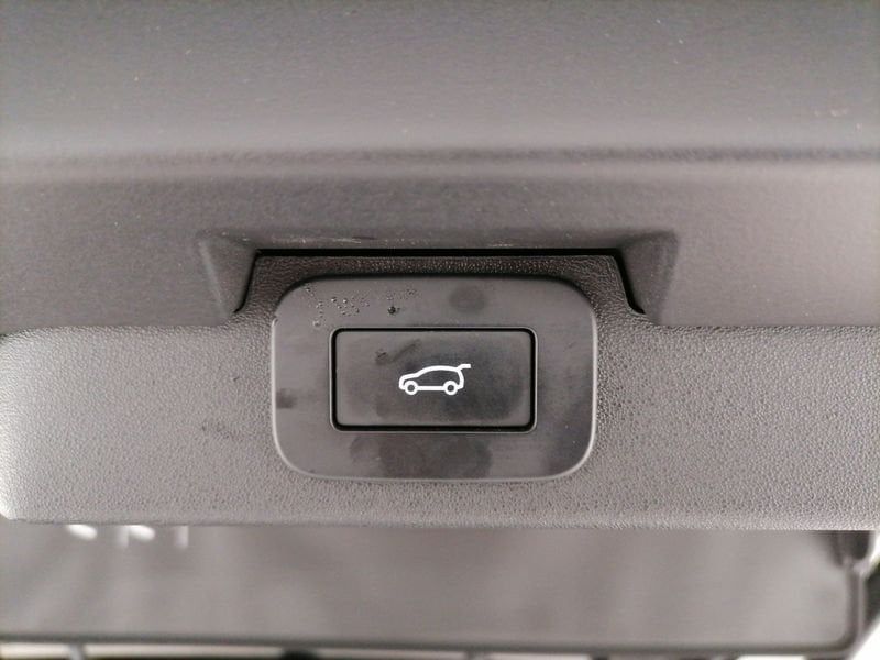 Land Rover Discovery 2023