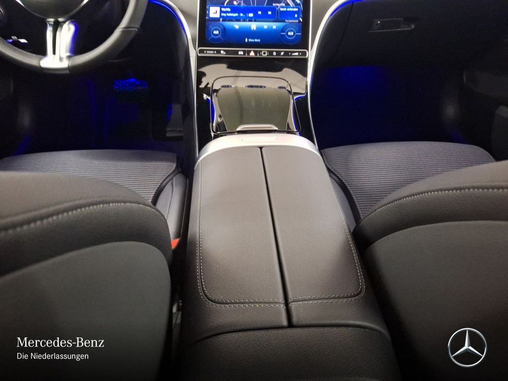 Mercedes-Benz C 200 2025