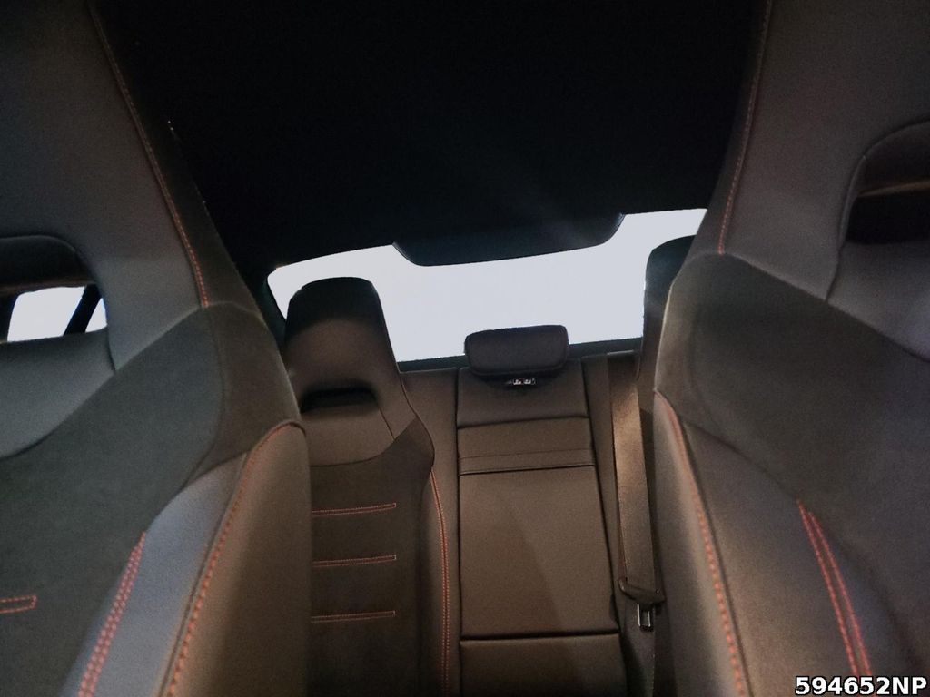 Mercedes-Benz CLA 200 2025