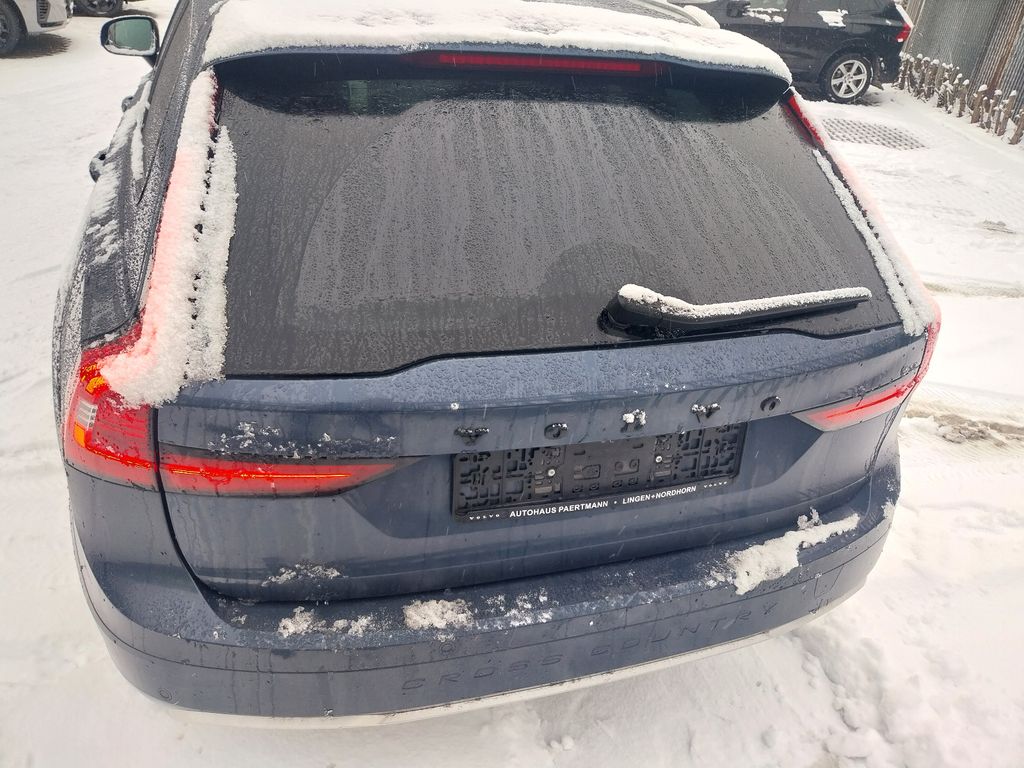 Volvo V90 Cross Country 2022