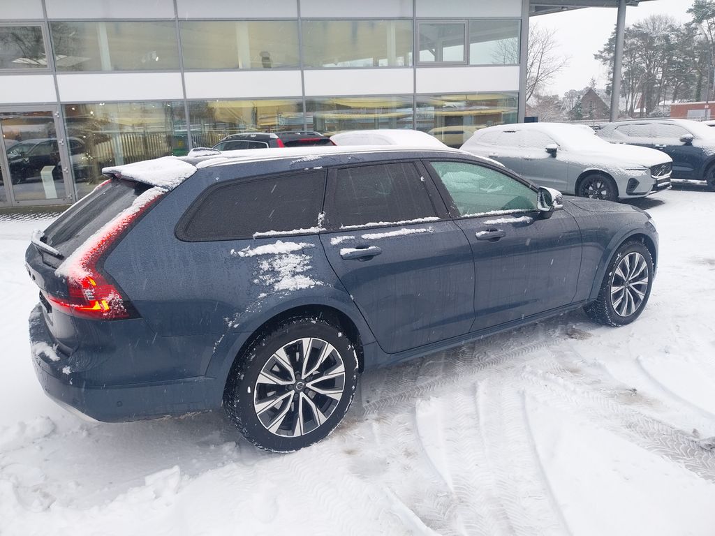 Volvo V90 Cross Country 2022
