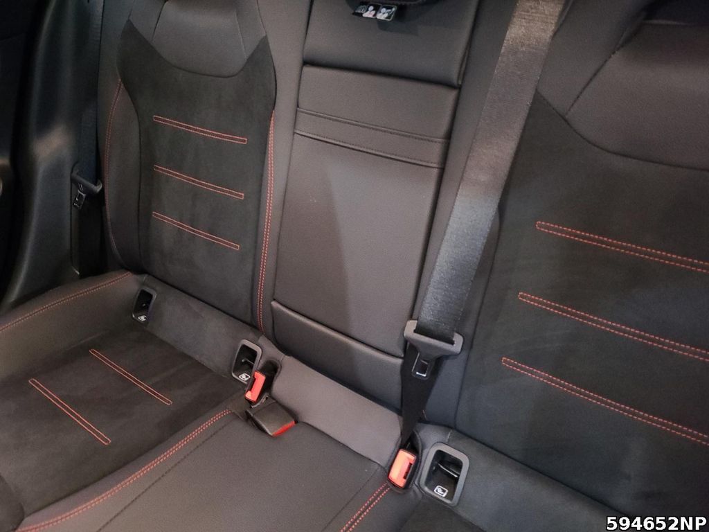 Mercedes-Benz CLA 200 2025