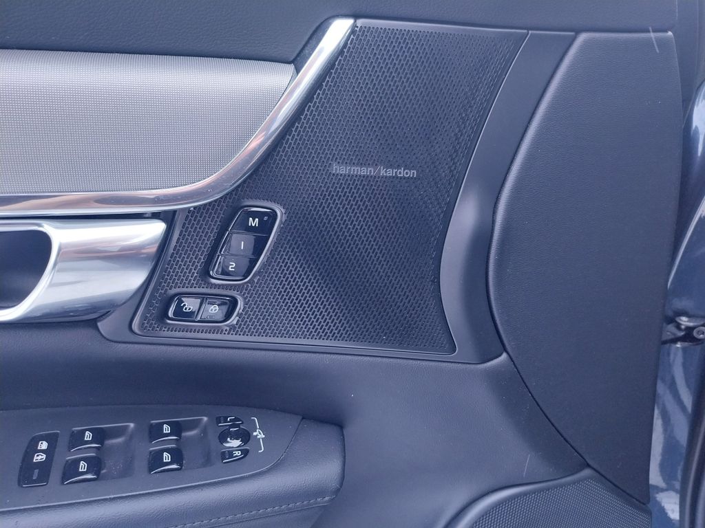 Volvo V90 Cross Country 2022