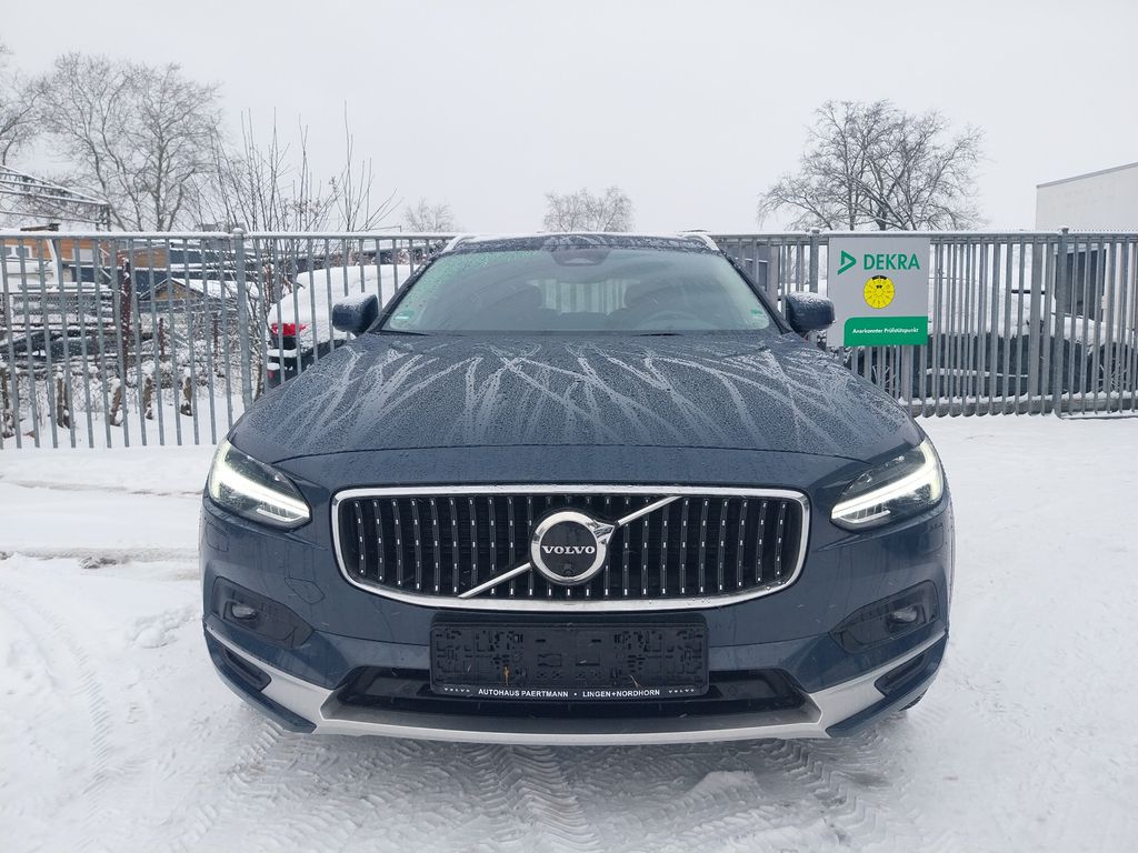 Volvo V90 Cross Country 2022