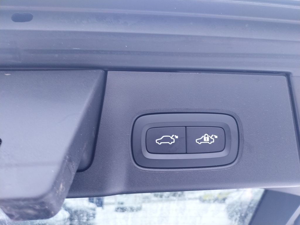 Volvo V90 Cross Country 2022