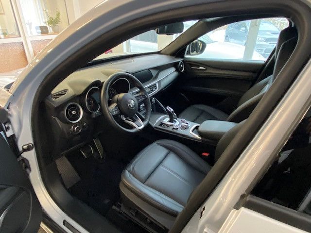 Alfa Romeo Stelvio 2023