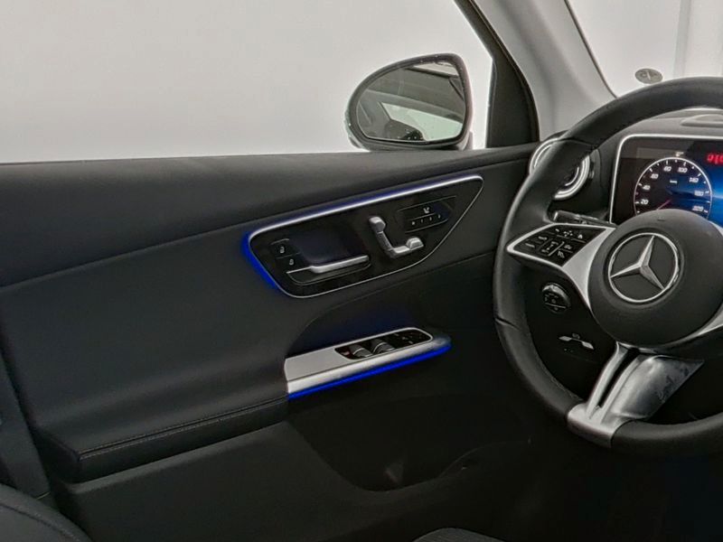 Mercedes-Benz GLC 300 2025