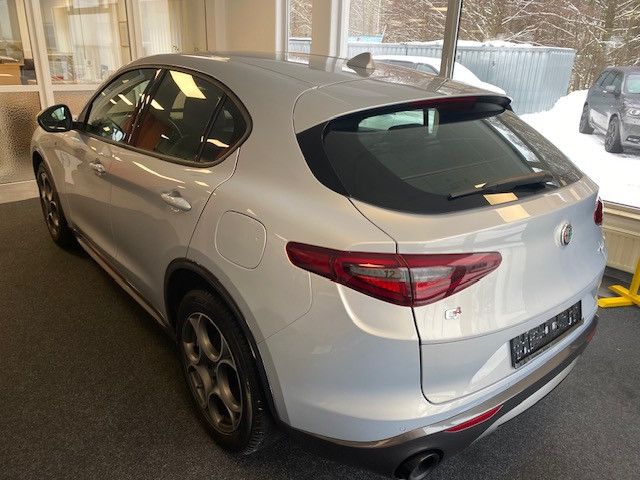 Alfa Romeo Stelvio 2023