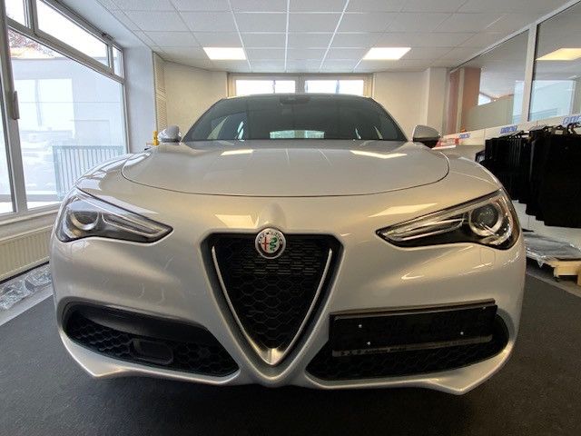 Alfa Romeo Stelvio 2023