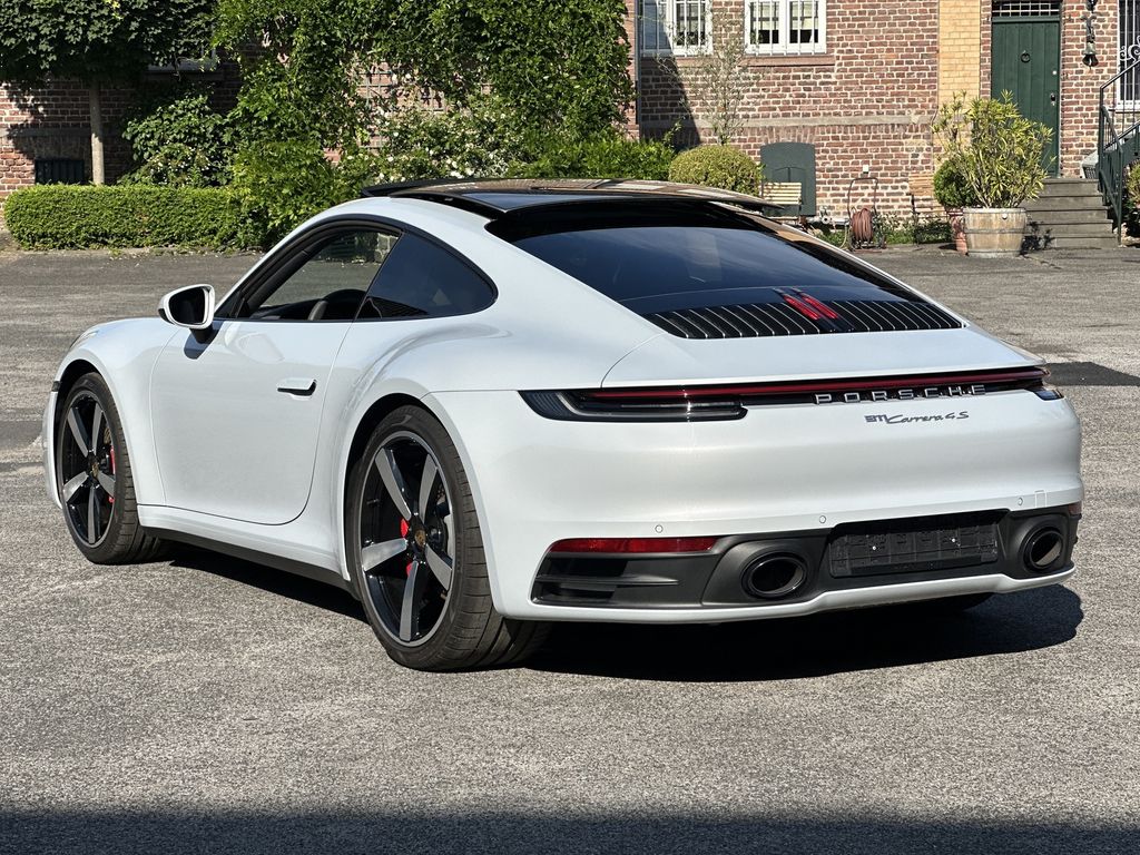 Porsche 992 2024